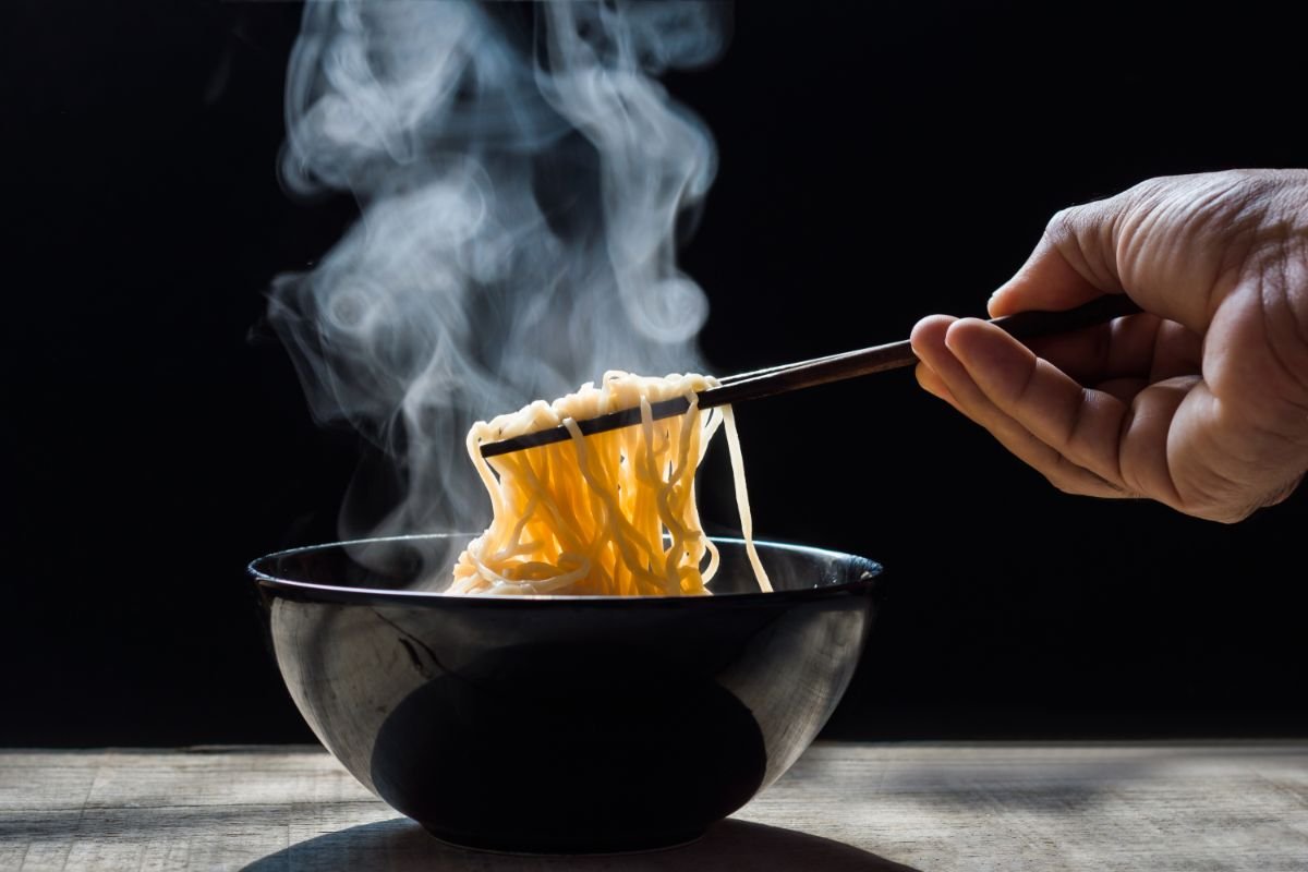 How To Use Chopsticks For Ramen