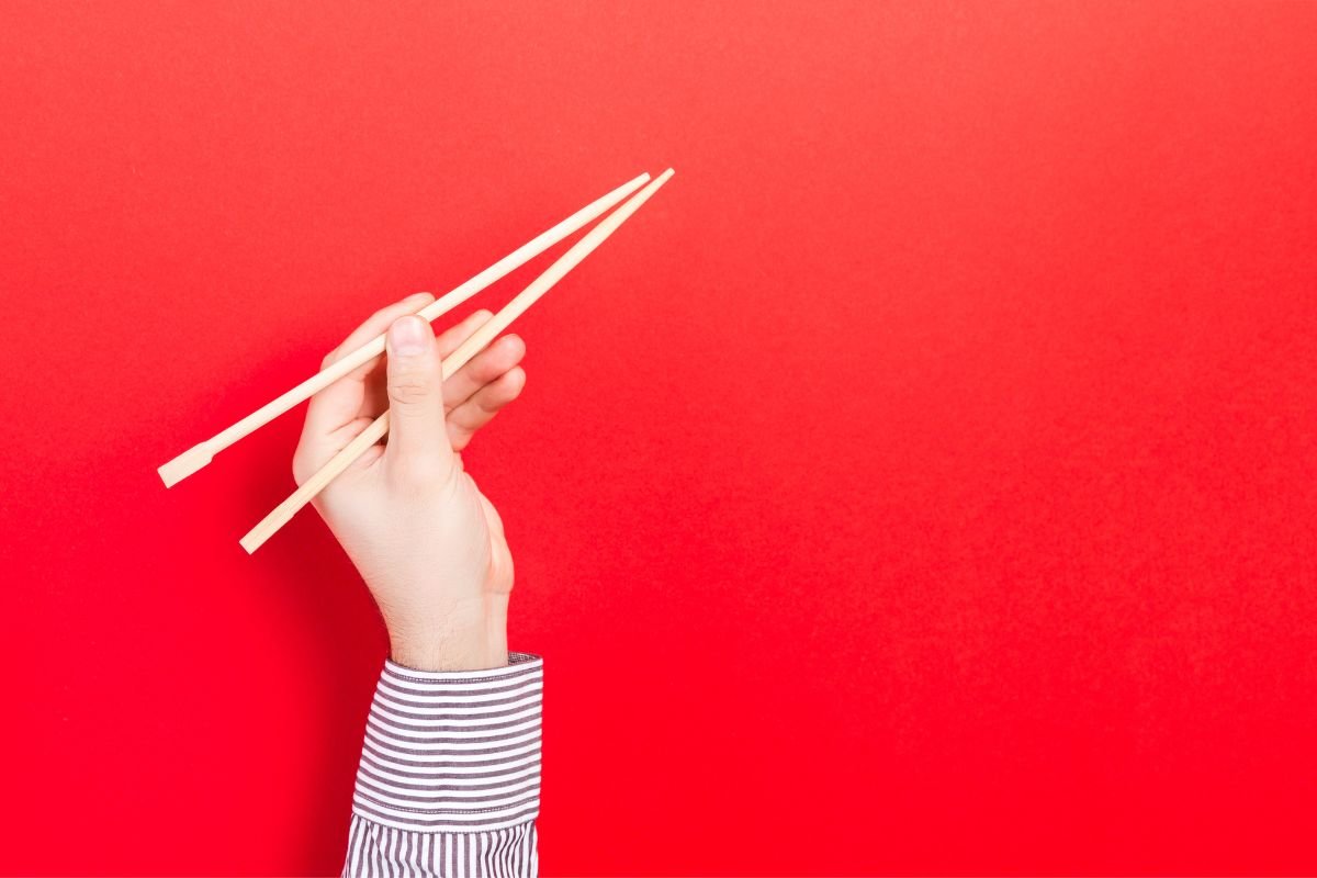 How To Use Chopsticks Left Handed